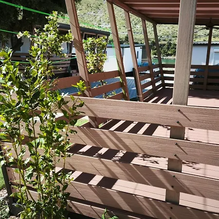 Holiday home Sunrise Wellbeing Mobile For Mindful, Vegetarian, Active Rest, Just 35 Meters From The Sea Grebastica