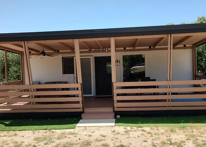 Vikendica Sunrise Wellbeing Mobile For Mindful, Vegetarian, Active Rest, Just 35 Meters From The Sea Grebastica